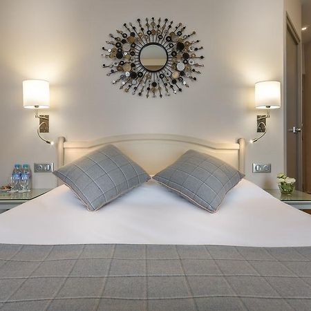 Hotel La Residence Du Berry Версал Екстериор снимка