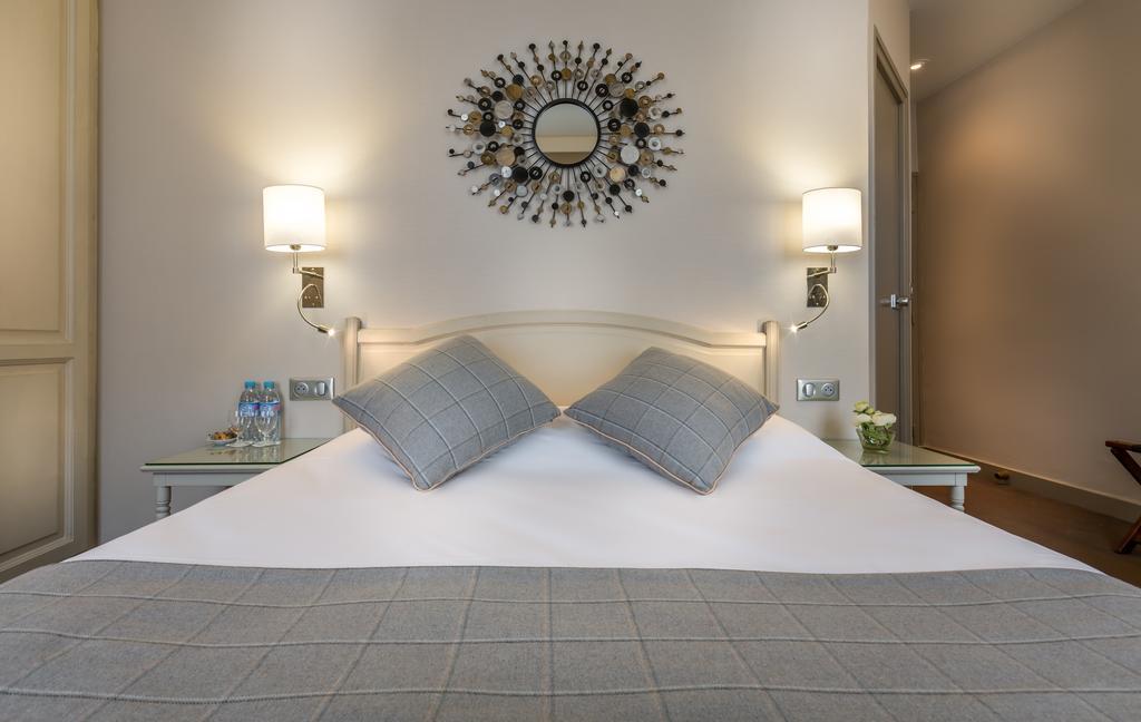 Hotel La Residence Du Berry Версал Екстериор снимка