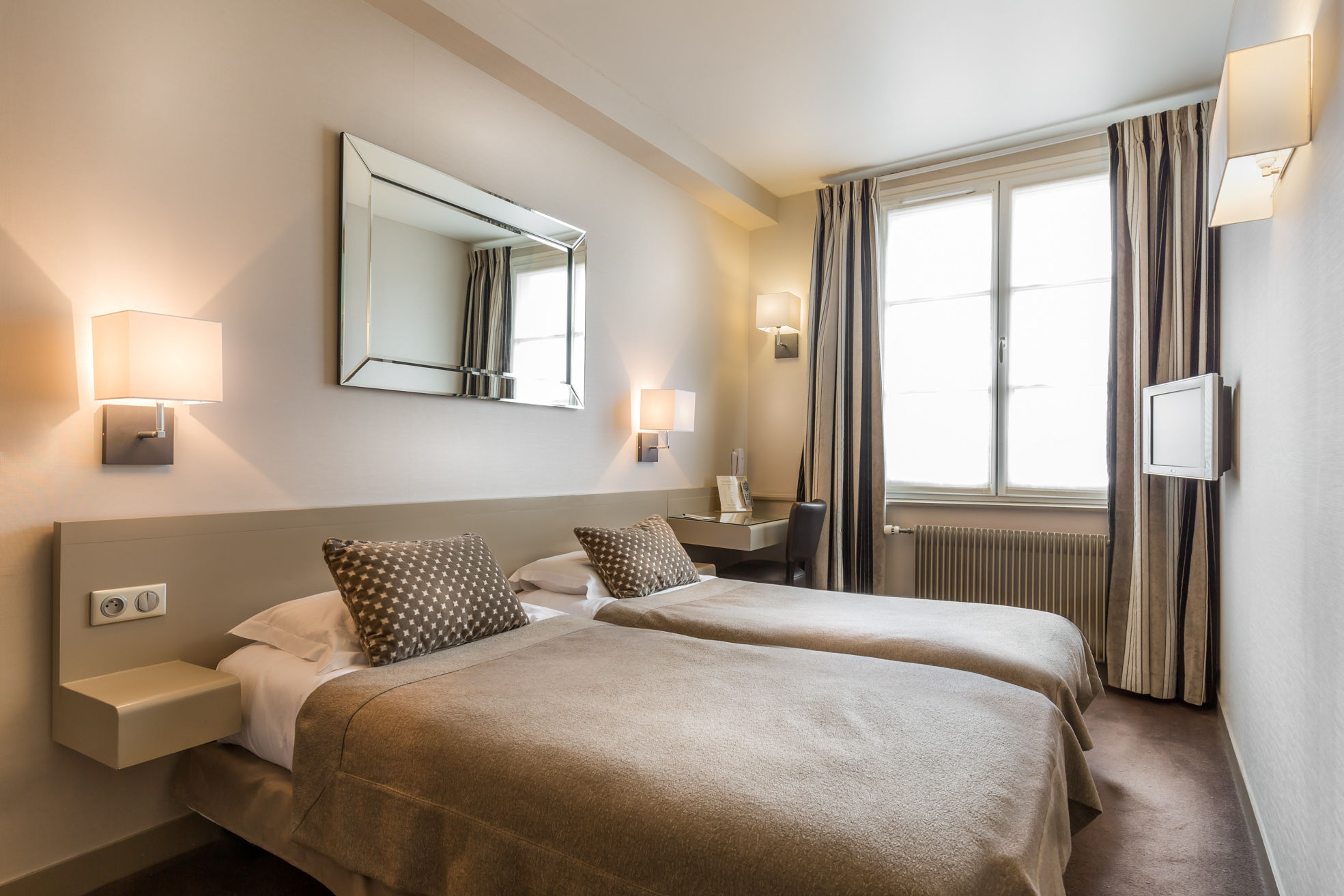 Hotel La Residence Du Berry Версал Екстериор снимка