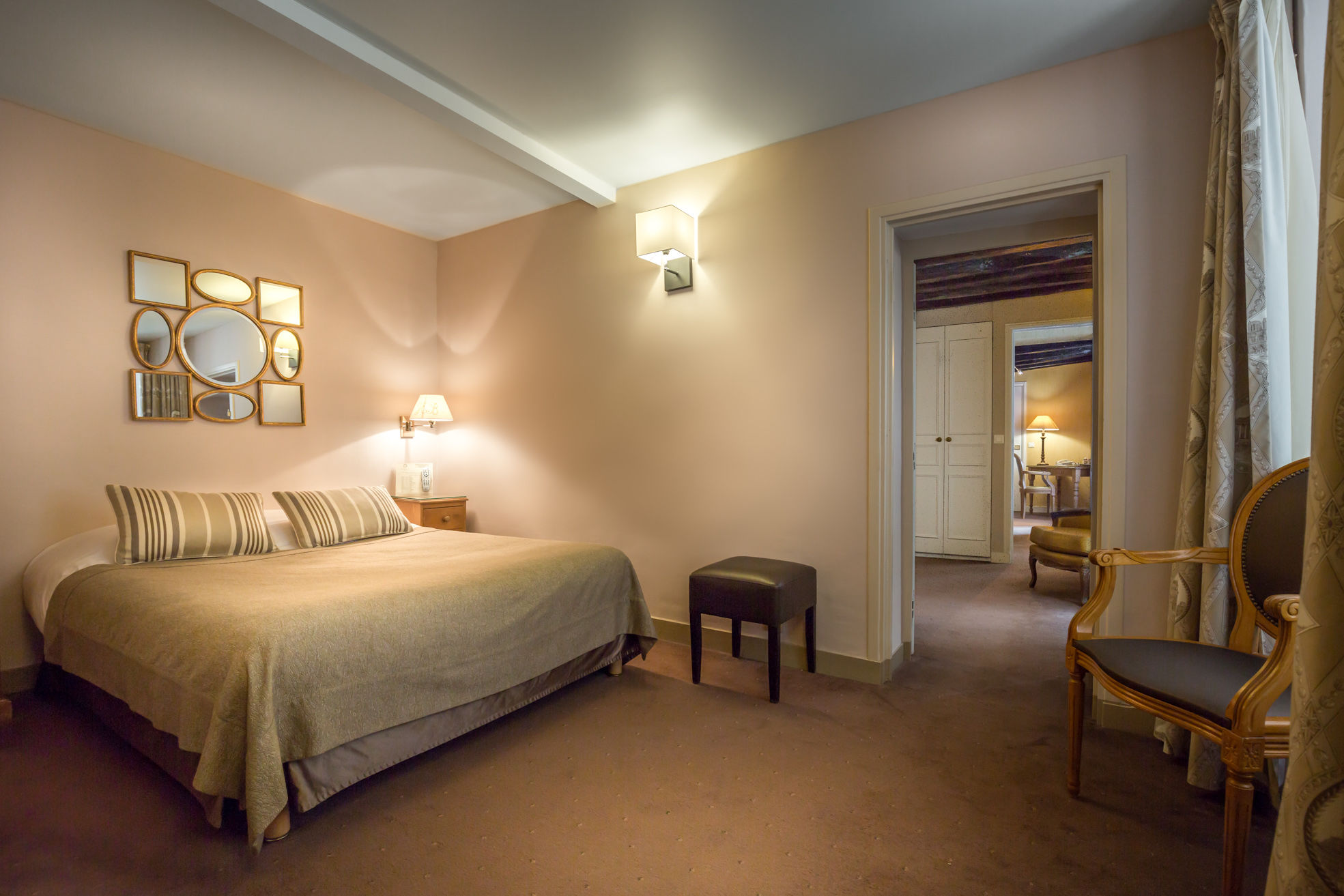 Hotel La Residence Du Berry Версал Екстериор снимка