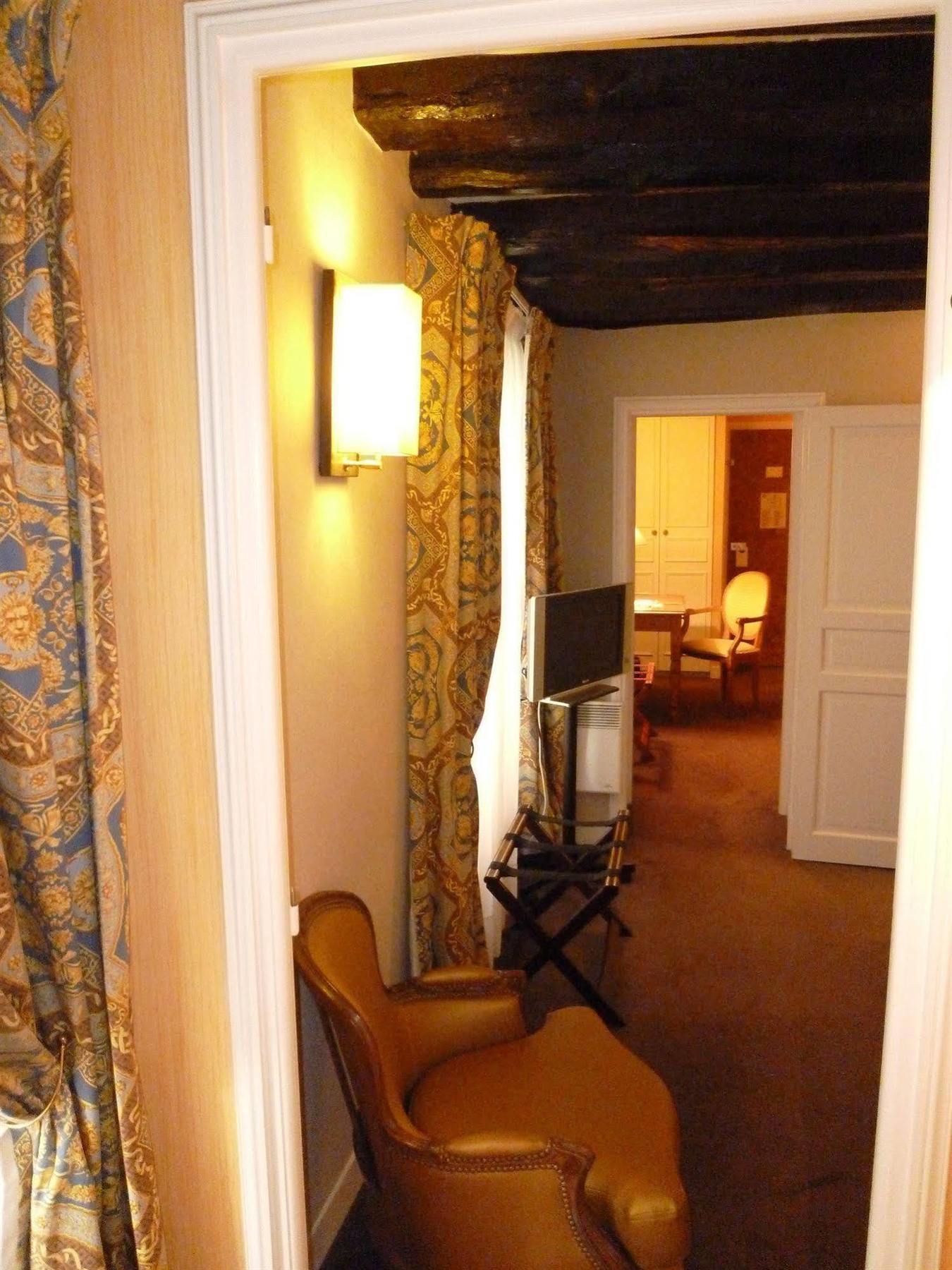 Hotel La Residence Du Berry Версал Екстериор снимка